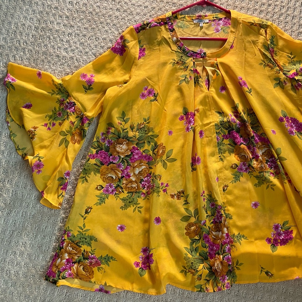 Gorgeous sheer floral tunic top